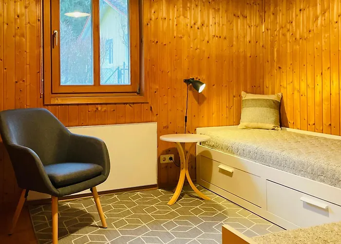Holiday home Ferienhaeuschen 200 M Vom See, Mit Eigenem Garten, Urlaub Mit Hund In Der Postmuenster