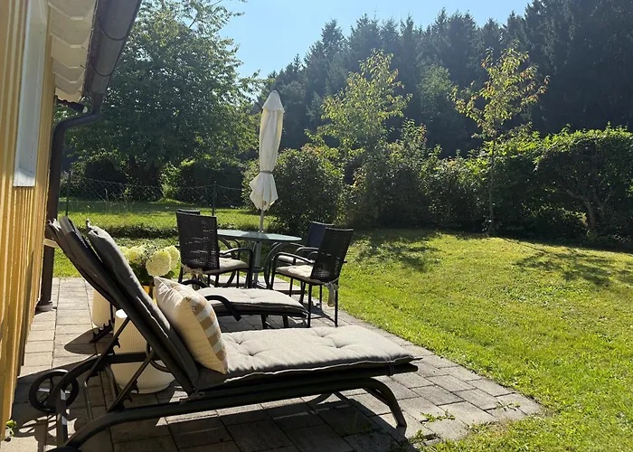 Ferienhaeuschen 200 M Vom See, Mit Eigenem Garten, Urlaub Mit Hund In Der Postmuenster