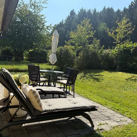 Ferienhaeuschen 200 M Vom See, Mit Eigenem Garten, Urlaub Mit Hund In Der Postmünster
